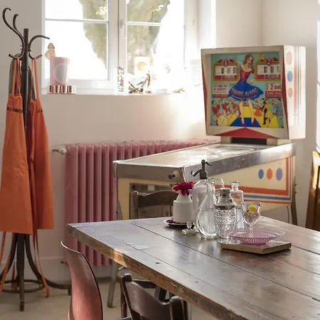 La Maison D'ambronay Gasthuis