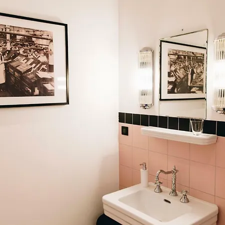 La Maison D'ambronay Guest house 4*