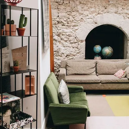 La Maison D'ambronay Pensionat